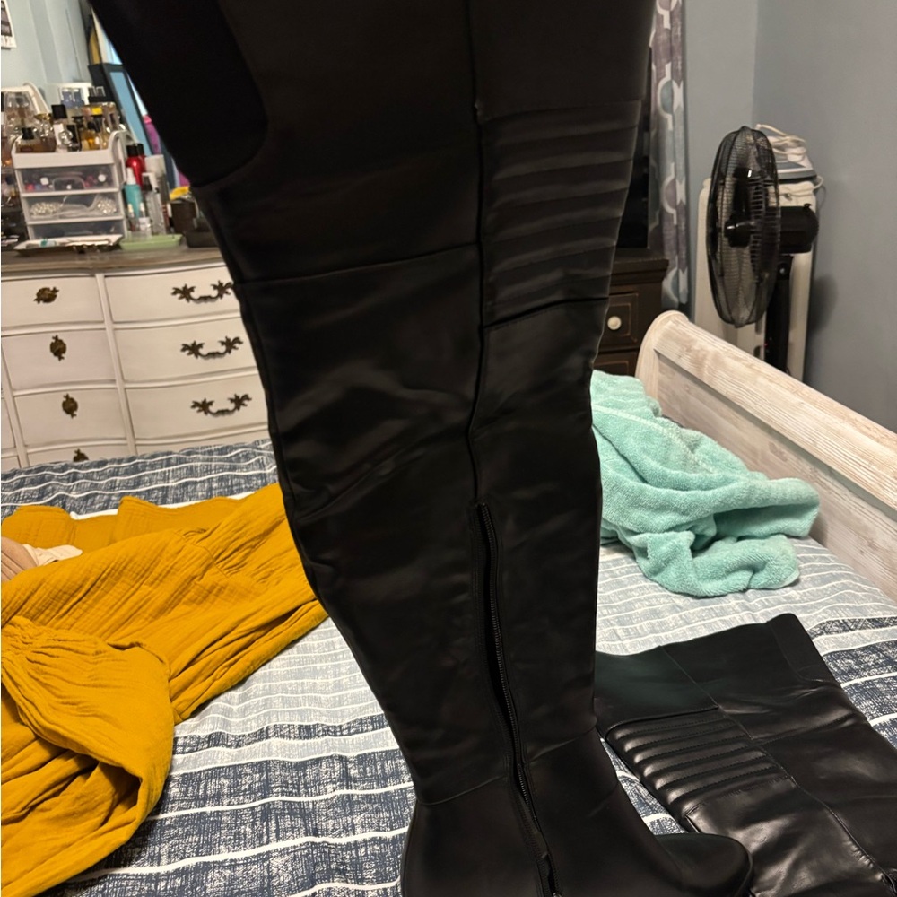 Just fab Black Knee-High Women's Boots - Picture 2 of 4